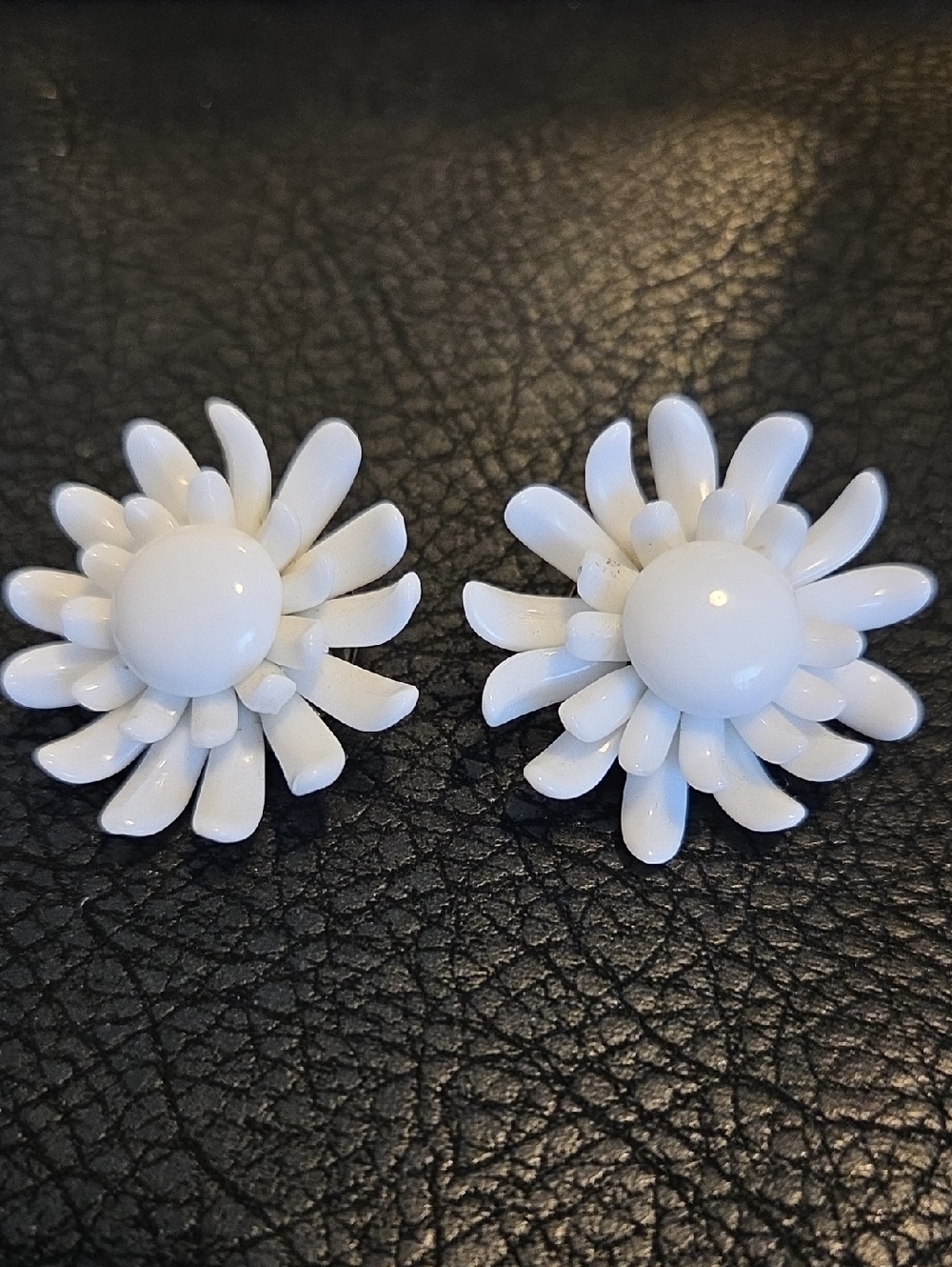 1950's M. West Germany White Daisy Flower Clip-On Earrings